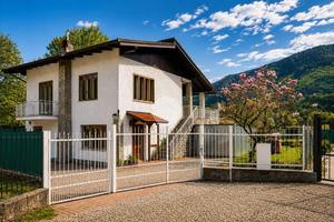 VILLA SINGOLA A VAL DELLA TORRE