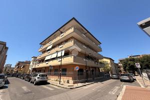 4 LOCALI A APRILIA