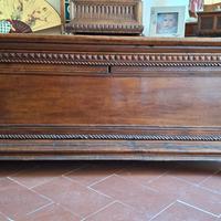 Cassapanca in noce del '700