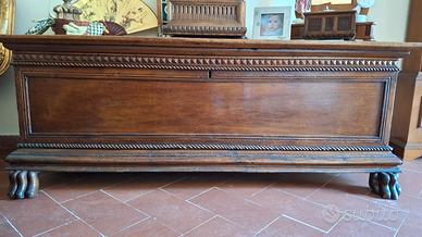 Cassapanca in noce del '700