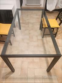 Tavolo vetro temperato e metallo