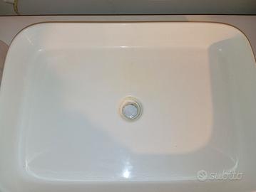 Lavabo in ceramica 