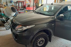 Mitsubishi L200 Club Cab 2.4 154 cv 