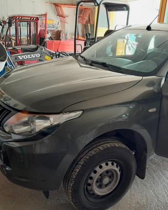 Mitsubishi L200 Club Cab 2.4