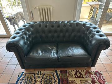 Divano 2 posti Chesterfield di pelle nero