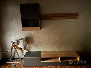 Mobile da salotto e divano