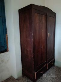 armadio a due ante in legno 