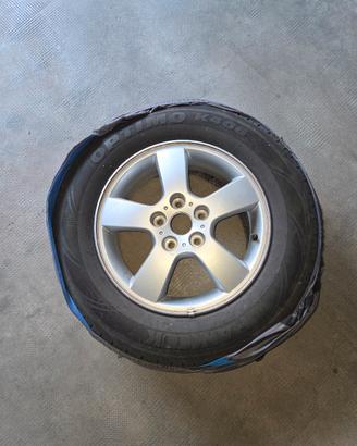Cerchio e gomma 215/65R16 98H