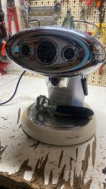 Macchina del caffe illy