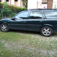 Auto Opel Vectra 1.6 Benzina