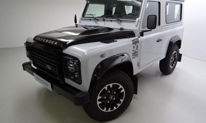 Land Rover Defender 90 2.2 TD4 Adventure Limi...