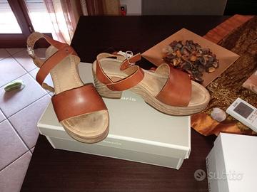 sandali da donna in cuoio