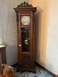 Orologio a pendolo a colonna vintage intagliato