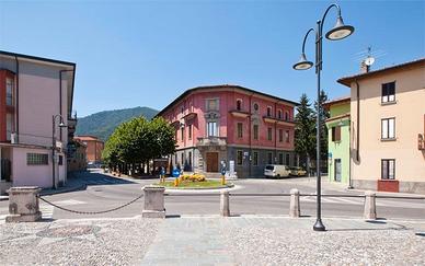 Ranica con box e giardino privato