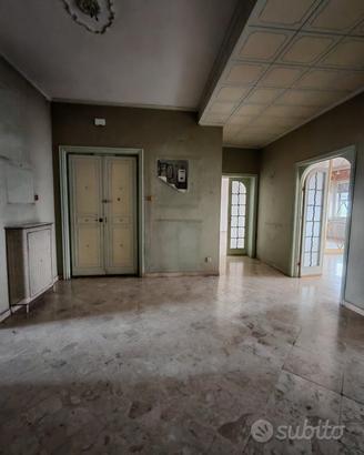 230 mq doppio ingresso via Pretoria