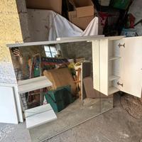Specchio bagno con mensole e mobiletto – 30€