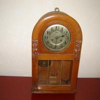 Orologio d'epoca a pendolo