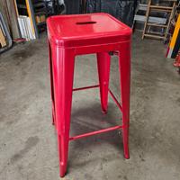 sgabello in ferro rosso