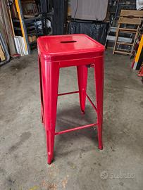 sgabello in ferro rosso