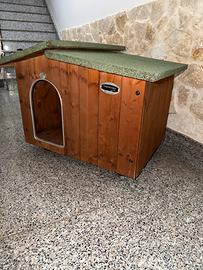 Cuccia per cani in legno