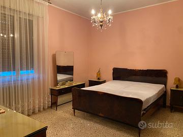 Camera da letto, anni 50 in radica Urbania