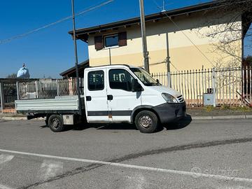 M125 - FURGONE IVECO 35 S E4 DAILY 7 POSTI