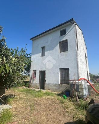 CASA INDIPENDENTE A SAN PIETRO IN CERRO