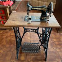 Macchina Singer antica