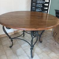 tavolo tondo grande in puro legno