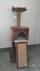 Tiragraffi a torre con casetta e giochino – Nuovo