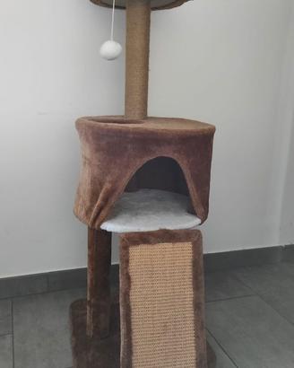 Tiragraffi a torre con casetta e giochino – Nuovo