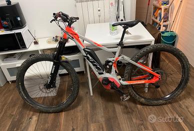 KTM MACINA KAPOHO LT724