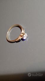 Anello Solitario Diamante Oro bianco.