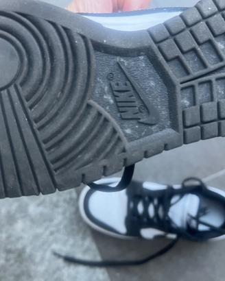 Dunk Nike bianca e nera