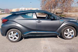 Toyota C-HR 1.8 Full Hybrid Grigio perlato