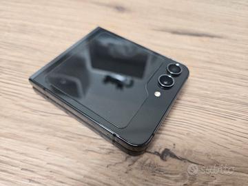 Samsung  z flip 5 in garanzia 8GB Ram 256GB