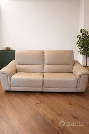 Divano 3 posti in vera pelle con relax elettrico 