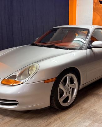 ESEMPLARE UNICO DI PORSCHE 996, IMMATRICOLATO NEL 