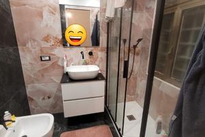 Stanza con bagno privato, RAGAZZE