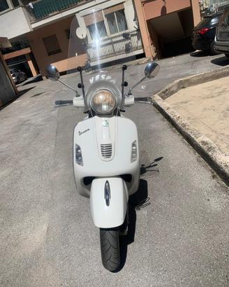 Vespa 300 gts