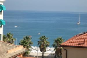 1-15 AGOSTO quadrilocale a 30 mt mare 8 posti