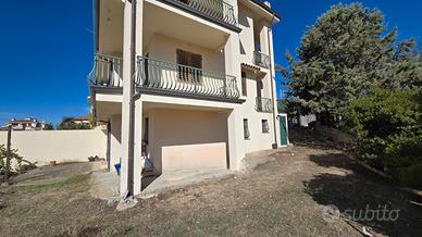 Villetta Bifamiliare con giardino