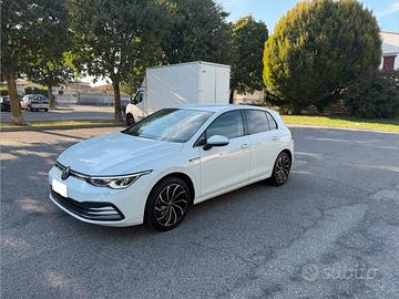 Volkswagen golf 8 2.0 150cv allestimento style