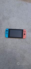 Nintendo Switch OLED con Pokémon Lets Go Pikachu