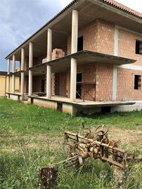 Appartamento di 152 m² con più di 5 locali e box a