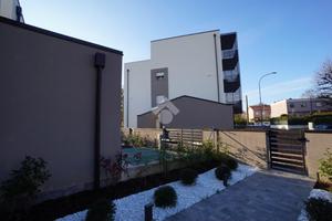 VILLA A SCHIERA D'ANGOLO A CASTELNUOVO RANGONE