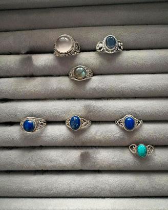 Anelli in argento con pietre dure