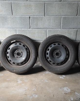 4 cerchi in ferro 16" + gomme invernali