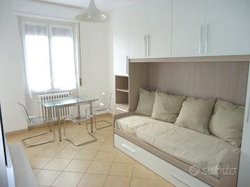 P.za Napoli cucina separata piano alto balcone