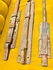 Lucchetti antichi saliscendi centenari